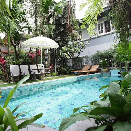 Serene Bangkok Bed And Breakfast